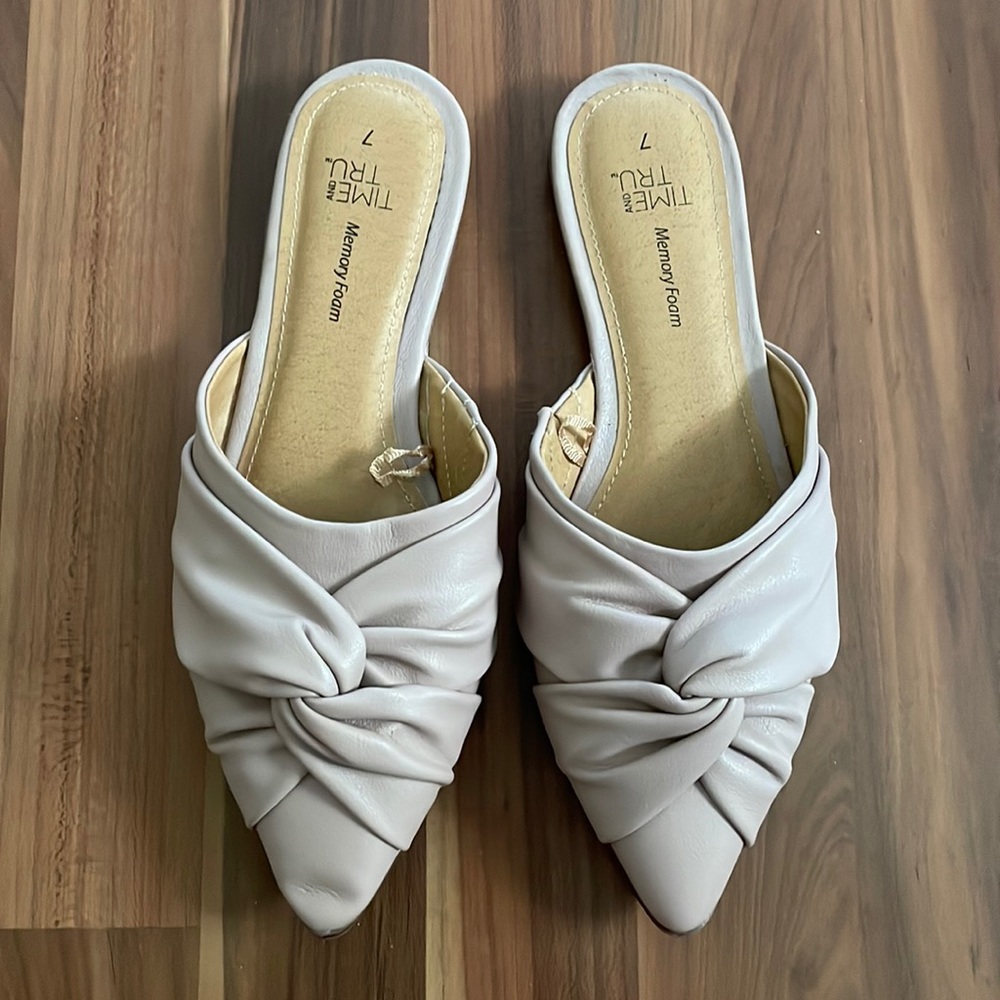 Time and Tru slip-on flat - Size 7